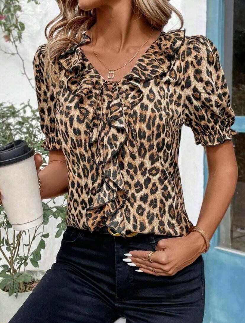 Kadın Fırfır Detay Leopar Baskılı Mikro Kumaş Bluz